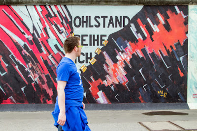 East Side Gallery (Berlin, Germany), by Guillermo Aldaya / AldayaPhoto