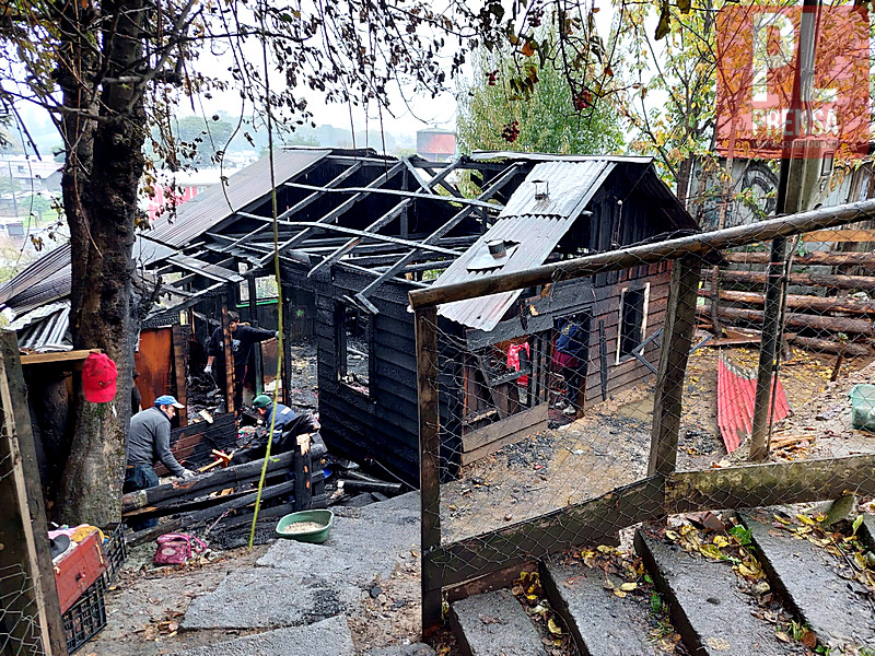 Una familia damnificada deja incendio en Osorno