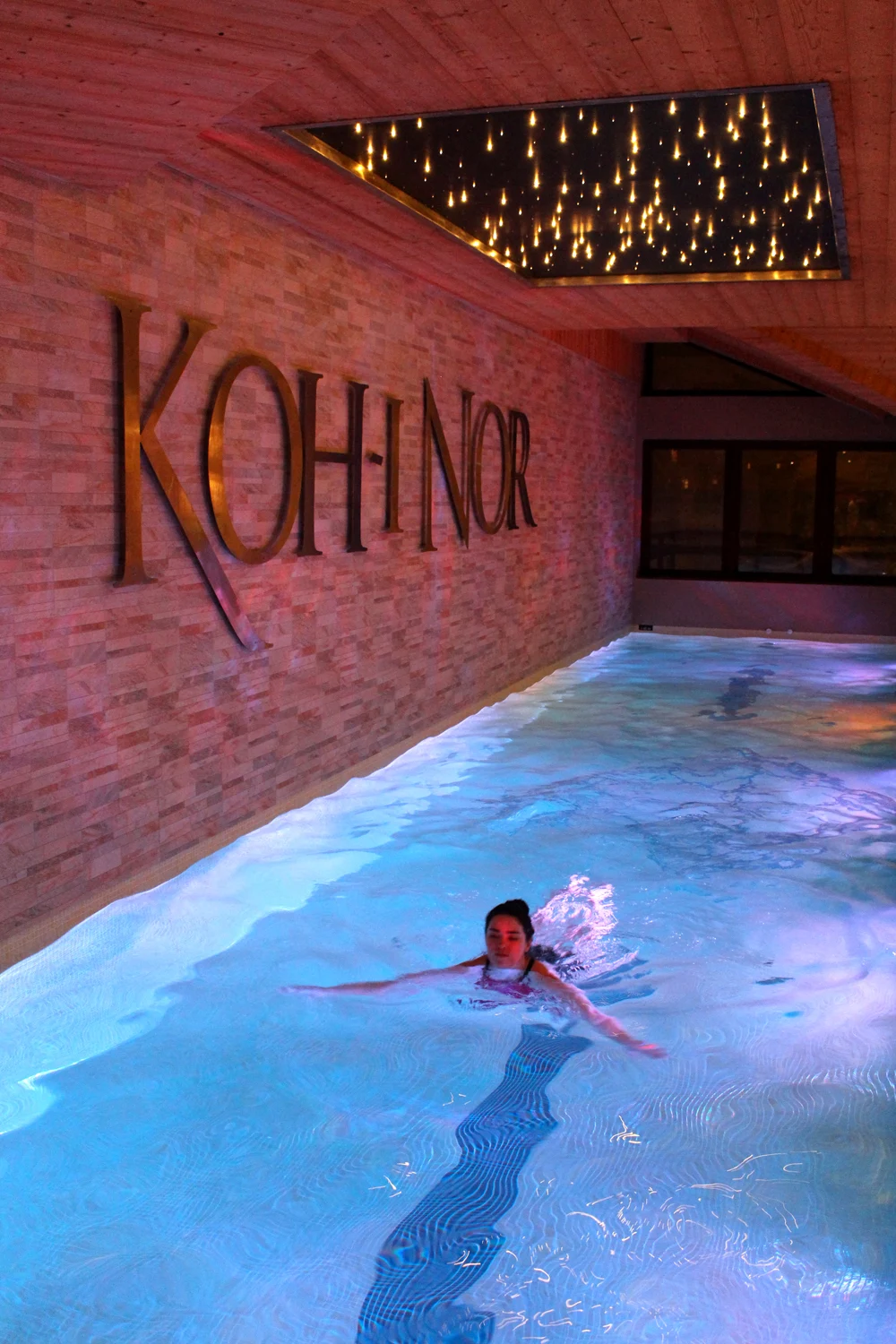 Emma Louise Layla swimming at Hotel Koh-I Nor, Val Thorens, Les Trois Vallees - luxury travel blog