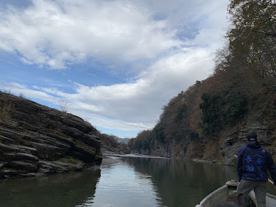 流れが穏やかな瀞