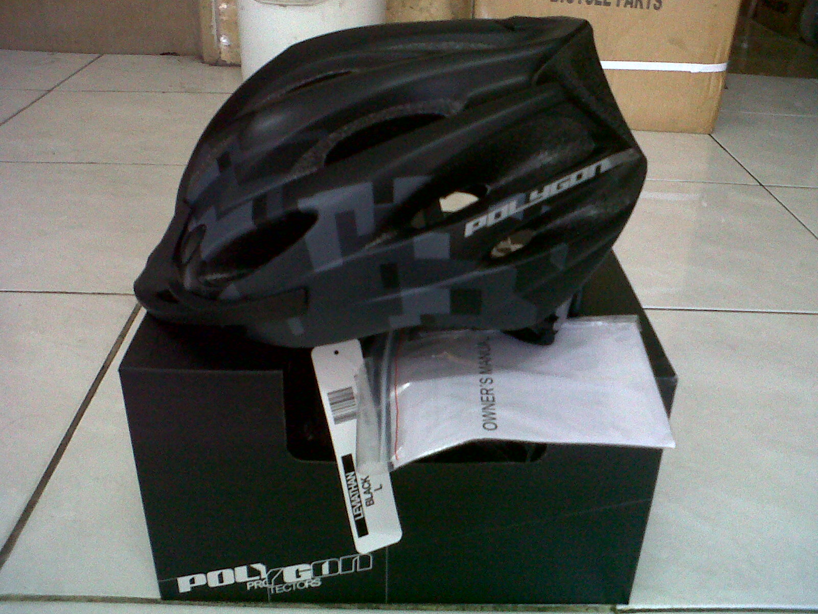 Serba sepeda Helm Polygon LEVIATHAN Harga Rp 150 000 