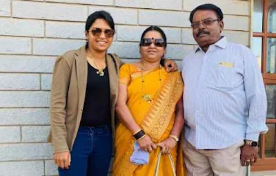 veda krishnamurthy with father and mother