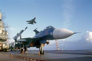 Sukhoi Su-33 (Flanker-D) - Pesawat Tempur Kapal Induk