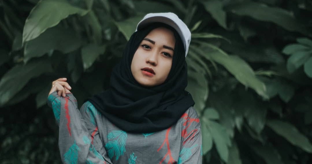 21 Model  dan Style Simple Baju Hijab Untuk  Anak  Kuliahan  