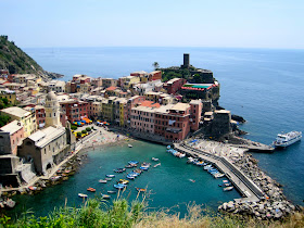(Italy) – Manarola in Cinque Terre is the best for quiet and relaxation