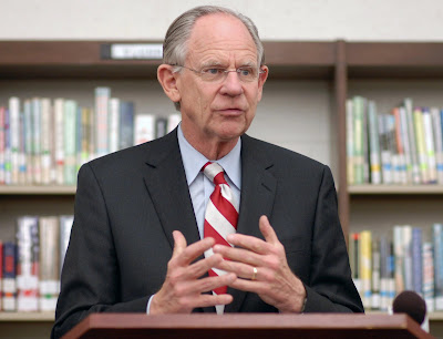 Mike Castle,American lawyer , politician