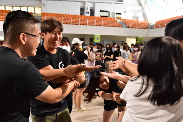 明道大學迎新生創意表演 打造80年代復古風