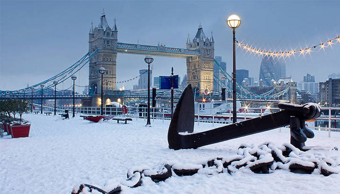 Snowfall affected traffic systems in different areas including the UK London