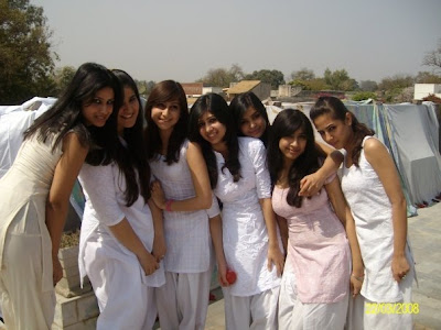 School Girl on Suraj Gallery  Girls In Pakistani College Playing Holi