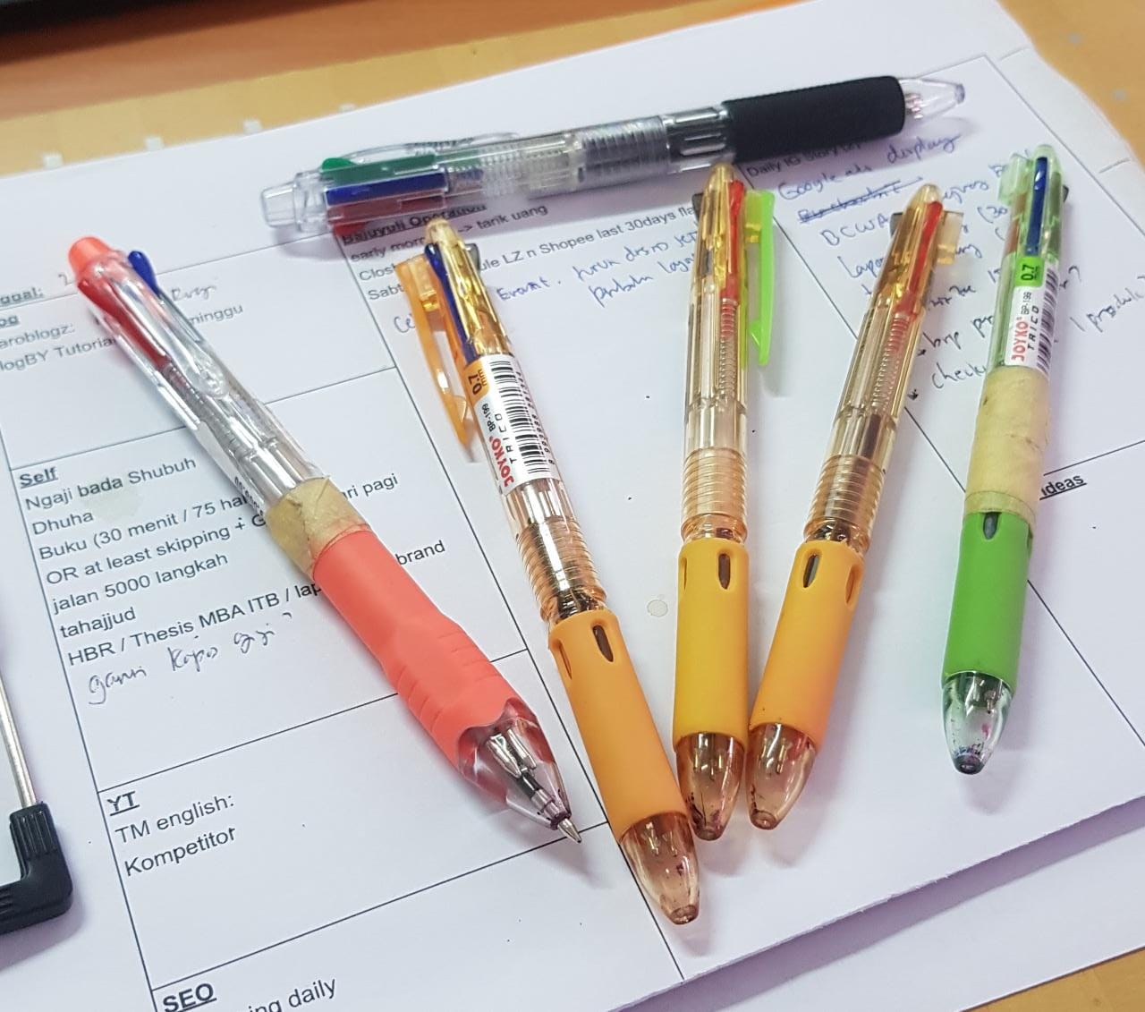 pulpen warna warni