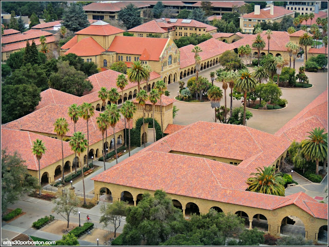 Universidad de Stanford Inner Quad Courtyard & Memorial Church