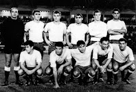 U. D. LAS PALMAS - Las Palmas de Gran Canaria, España - Temporada 1967-68 - Ulacia, Aparicio, Tonono, Martín II, Castellano y Guedes; León, Justo Gilberto, José Juan, Germán y Gilberto I - La U. D. LAS PALMAS se clasificó en 3ª posición en la Liga de 1ª División, con Luis Molowny de entrenador