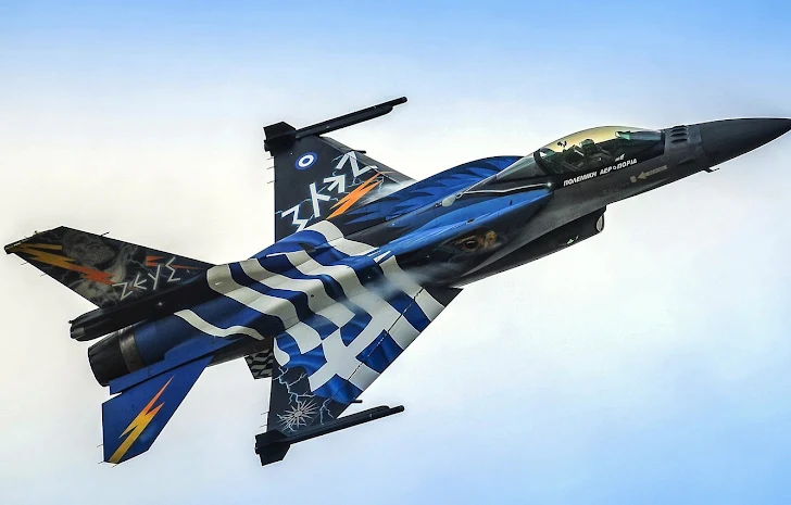 «Τους τελειώνουν σε 2 λεπτά»: Τα «γεράκια» του Αιγαίου που περιμένουν την τελική εντολή (ΒΙΝΤΕΟ)