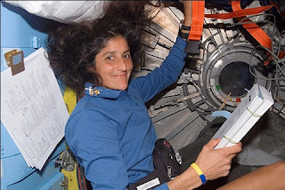 Sunita Williams Wikipedia Accepted latest news biography in Hindi images/pics youtube videos