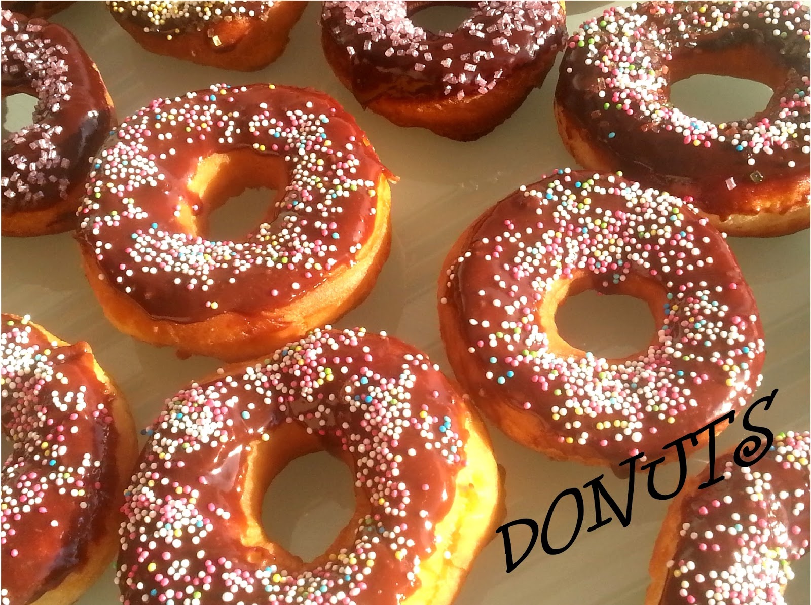 http://de-tambouille-en-barbouille.blogspot.com/2013/09/des-donuts-des-donuts-et-encore-des.html