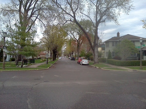 Southern terminus of future Griggs Street Bikeway at Summit Avenue