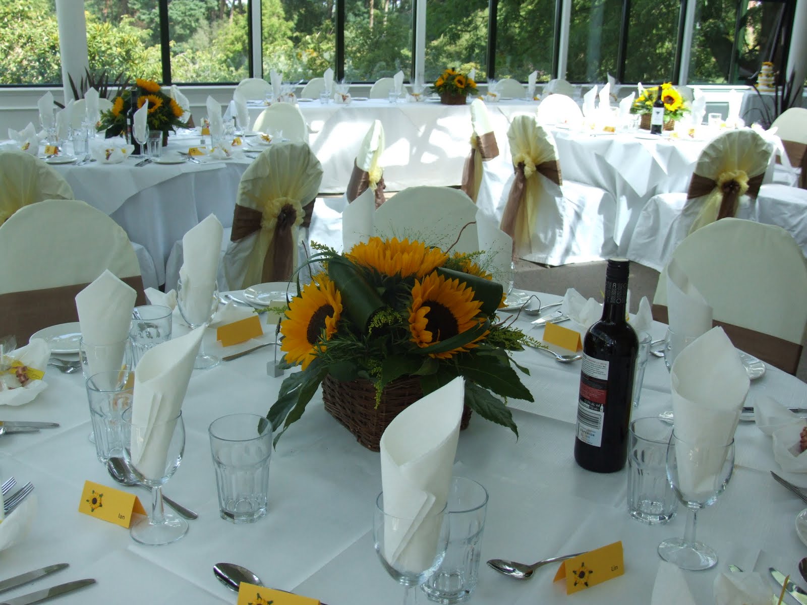 Striking sunflower wedding