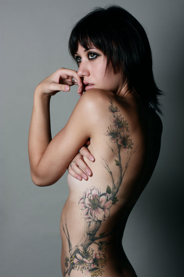 female tattoos on ribs