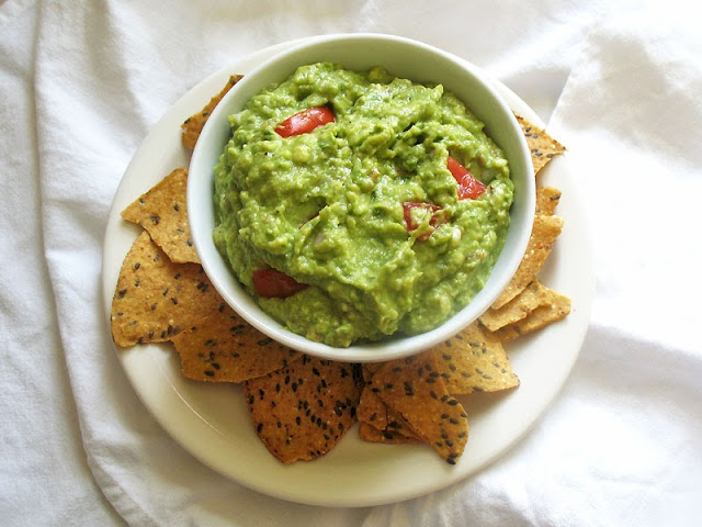 Spicy Pesto Guacamole