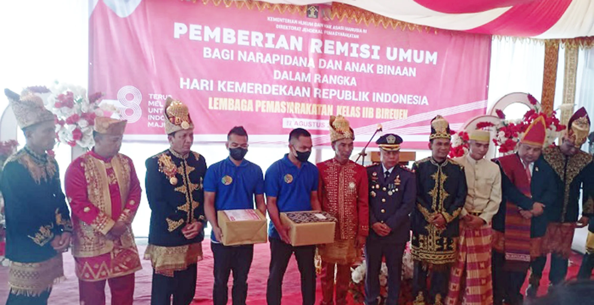 Penjabat Bupati Bireuen memberikan remisi umum kepada narapidana di Lapas IIB Kabupaten Bireuen dalam rangka HUT RI ke-78. 218 narapidana mendapat remisi.