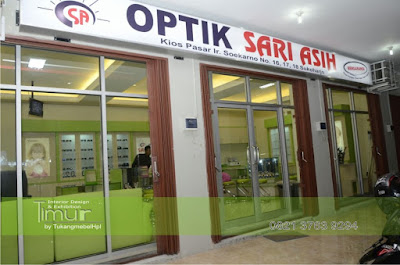 desain interior toko optik kacamata di solo