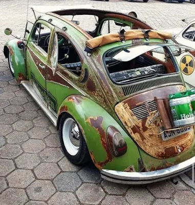 Rat look é um estilo de personalização de carros que busca criar uma aparência envelhecida, desgastada e até mesmo enferrujada, de forma intencional.