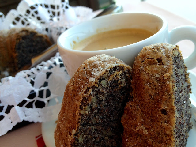 AUSTRIAN MOHNGUGELHUPF (POPPY SEED BUNDT CAKE)