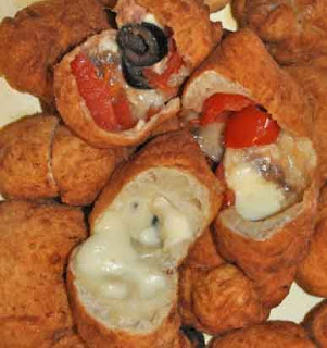 Fried Pizza bites with vegetables