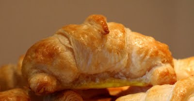 croissant, mini, prosciutto, crescenza, certosa, pasta sfoglia, happy hour, stuzzichini