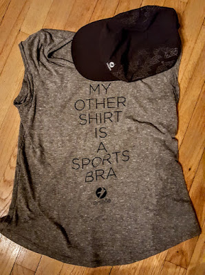 oiselle-shirt-hat