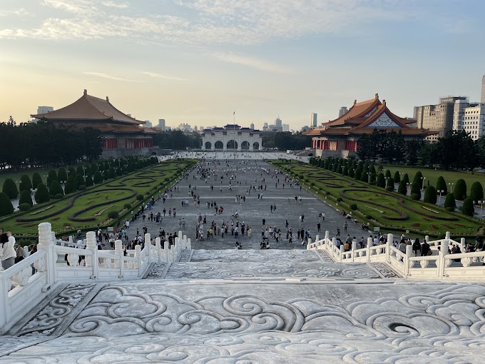 台灣Taipei(五) - 台北雙紀念館之旅 (中正紀念堂、國父紀念館)