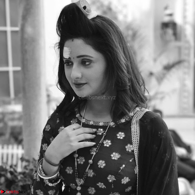 Rashmi Desai 5.jpg