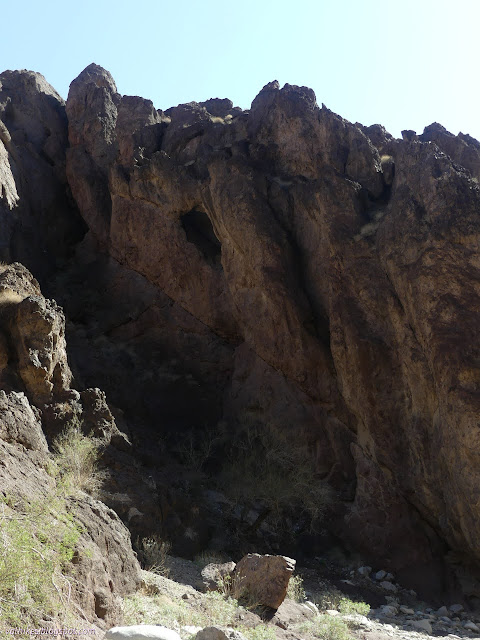 23: arched rocks with rocks behind