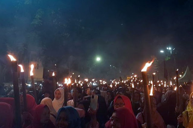 Ribuan Umat Muslim Ikut Pawai Obor Ramadhan Meriahkan Kota Medan
