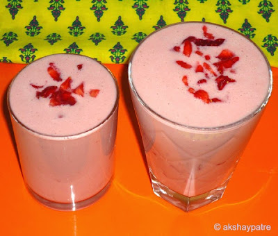 pour the chilled fruit punch in serving glasses