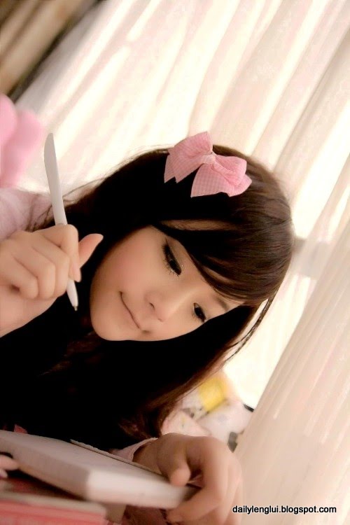 YiYi (怡怡) YiYi (怡怡)