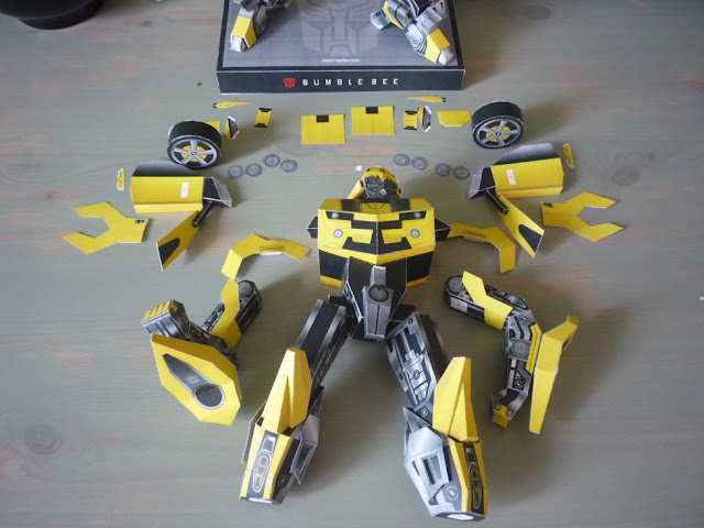 bumblebee, papercraft, transformers, bumblebee, papercraft model, papercraft,  transformers, model kartonowy, robota, bumblebee z papieru, transformers papercraft, papierowe modele, kartonowy bumblebee, image of bumblebee, photos of bumblebee, papercraft download, pobierz kartonowe modele, sciagnac kartonowe modele, obraz transformers, zdjęcie bumblebee