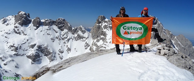 Ruta circular al Pico de Los Asturianos, Canal Parda y Traviesos en el Macizo del Cornión de Picos de Europa, regresando por Reseco