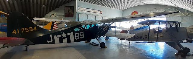 Stinson L-5E y Bücker C-133 en la FIO