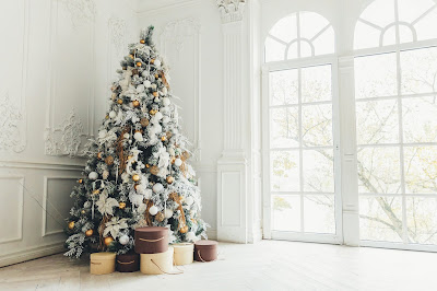 なぜクリスマスマスにツリー、クリスマスリースを飾るの？