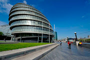 The Committee visited City Airport on Thursday 10 June 2010 to consider the . (city hall building nw )