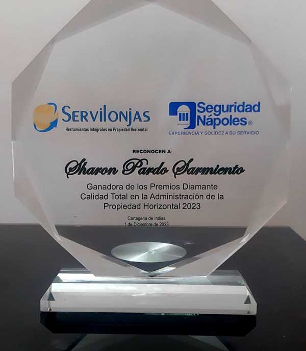 Sharon-Pardo-Sarmiento-gana-Premios-Diamante-Administracion-Propiedad-Horizontal-Colombia