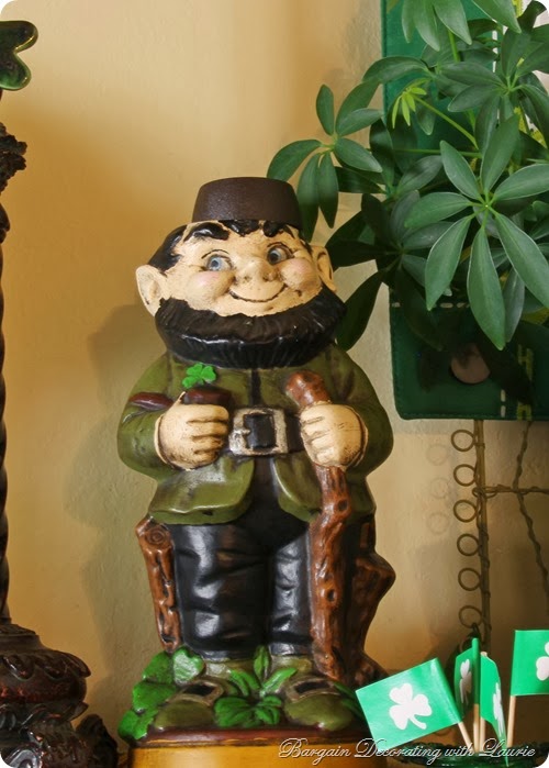 St. Patrick's Decor-Bargain Decorating with Laurie