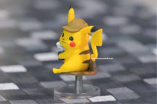 名探偵ピカチュウフィギュア 左側 Detective pikachu figure left