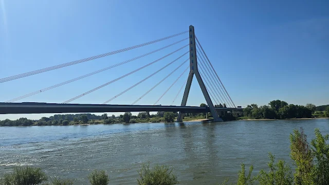 Rheinbrücke Düsseldorf