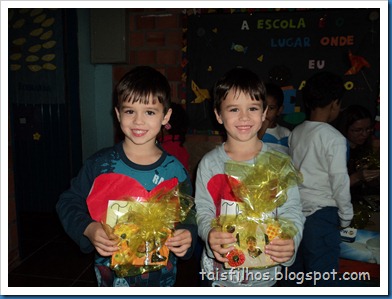 Olha o presente q eles fizeram pra mim!