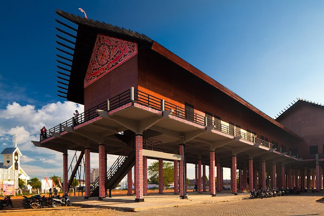 Rumah Betang Radakng Wisata Rumah Adat Paling Besar Di Indonesia