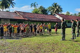 Terbatasnya Tenaga Guru, Satgas TNI Yonif 403/WP Jadi Guru Olahraga di Batom Pegunungan Bintang