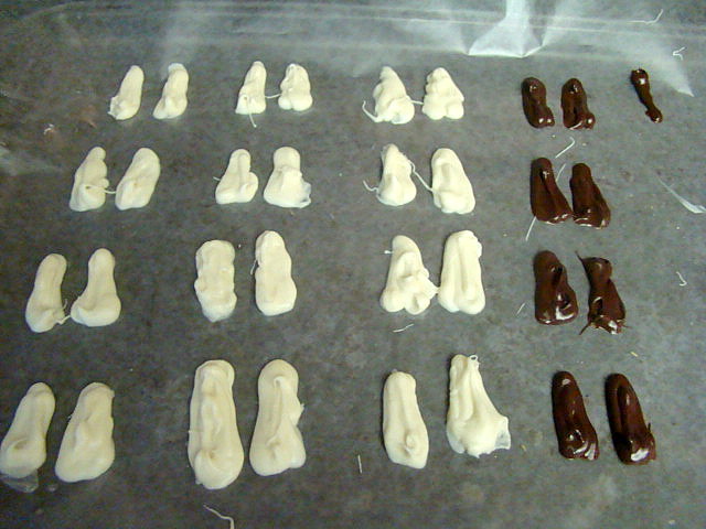 Piping with Candy Melts Candy, Wilton's Baking Blog