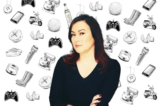 Discover how Jennifer Tilly became a Hollywood star and a poker champion. Learn about her inspiring journey, breaking stereotypes and mastering two worlds.